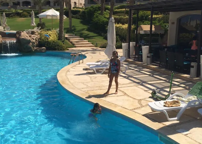 La Vista 5 Beachfront 265m Luxury Villa *
